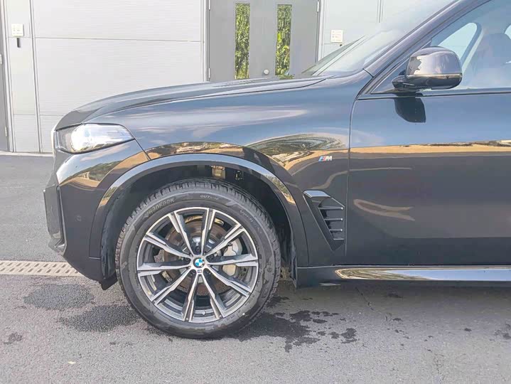BMW X5, 2025 — фото 7 из 9