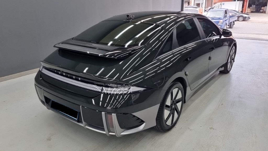 Hyundai Ioniq 6, 2023 — фото 2 из 12