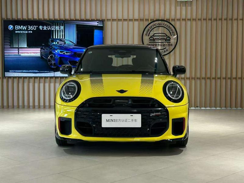 Mini Mini JCW, 2024 — фото 2 из 11
