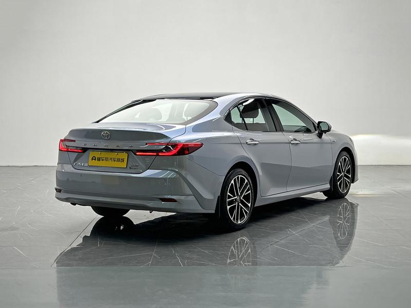 Toyota Camry, 2024 — фото 7 из 12