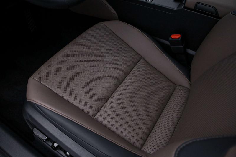 Lexus ES, 2025 — фото 11 из 12