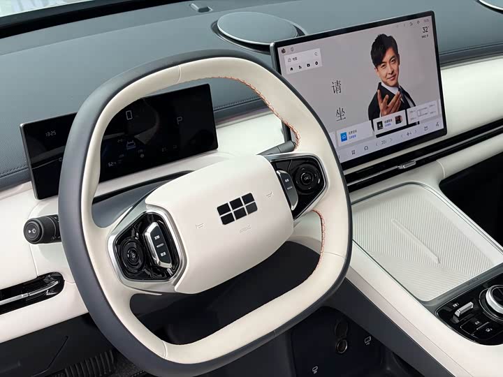 Geely Galaxy Starship 7, 2024 — фото 2 из 9