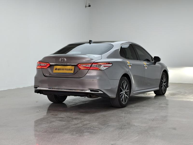 Toyota Camry, 2023 — фото 7 из 12