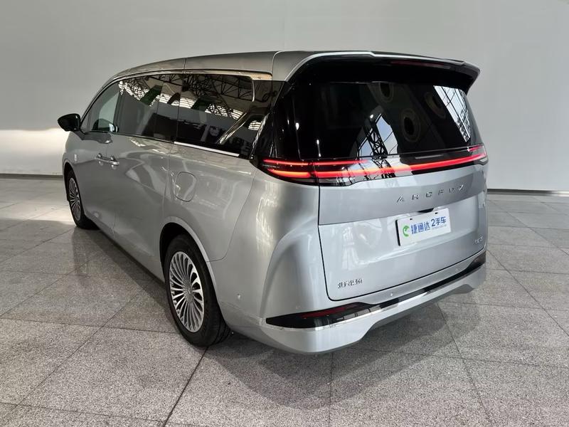 BAIC Arcfox Wendao V9, 2026 — фото 5 из 12