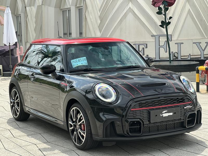 Mini Mini JCW, 2022 — фото 3 из 12