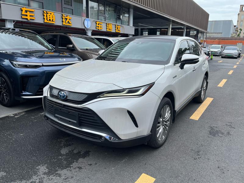 Toyota Harrier, 2022 — купить в Кирове под ключ