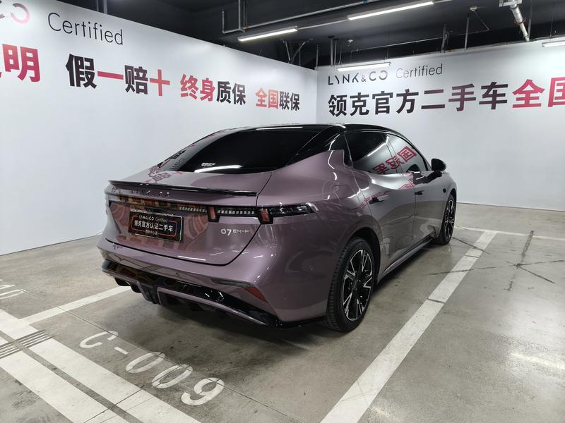 Lynk & Co 07 EM-P Hybrid, 2025 — фото 7 из 12
