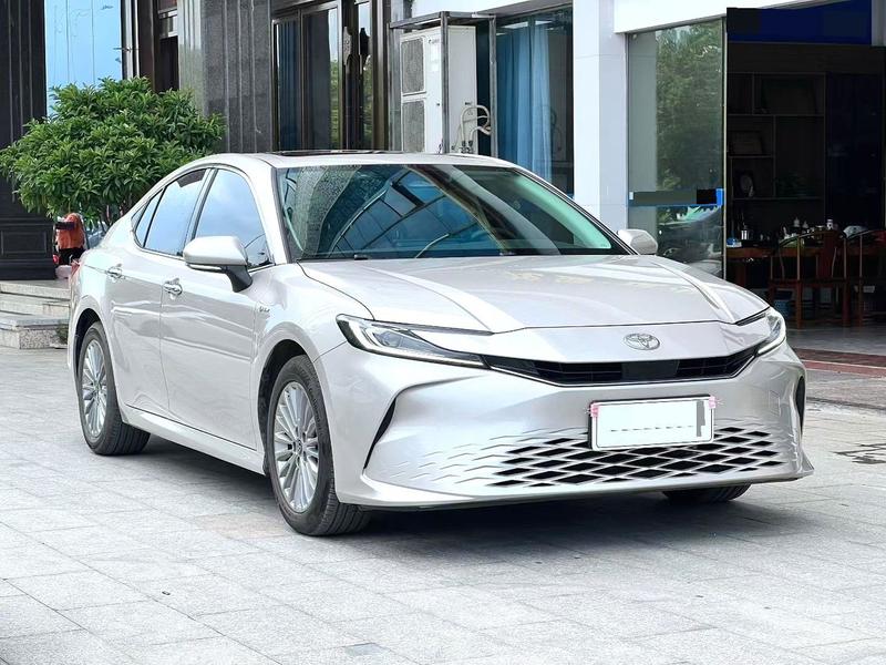 Toyota Camry, 2024 — фото 3 из 9