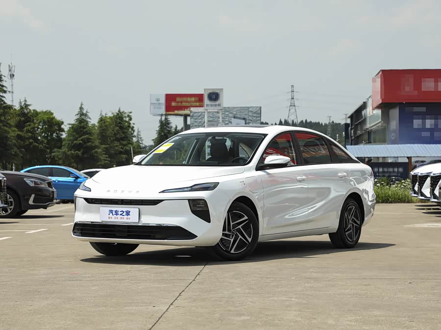 Roewe D6, 2026 — купить в Казани под ключ