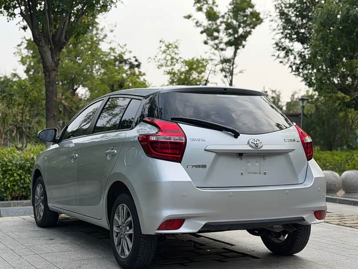 Toyota Yaris L Hatchback, 2022 — фото 4 из 9