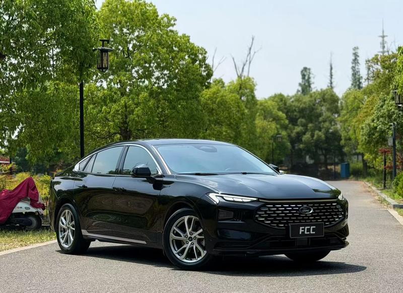 Ford Mondeo, 2022 — фото 3 из 10