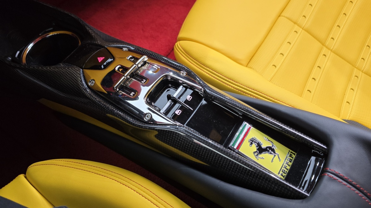 Ferrari 296, 2023 — фото 9 из 12