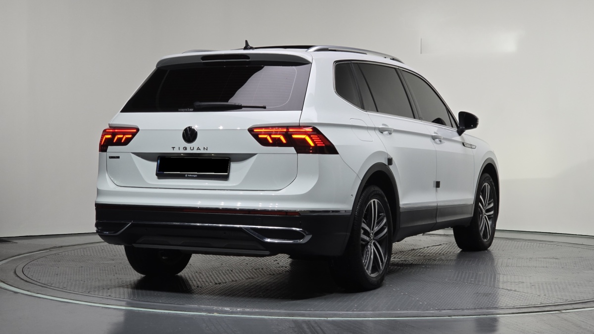 Volkswagen Tiguan, 2022 — фото 2 из 12