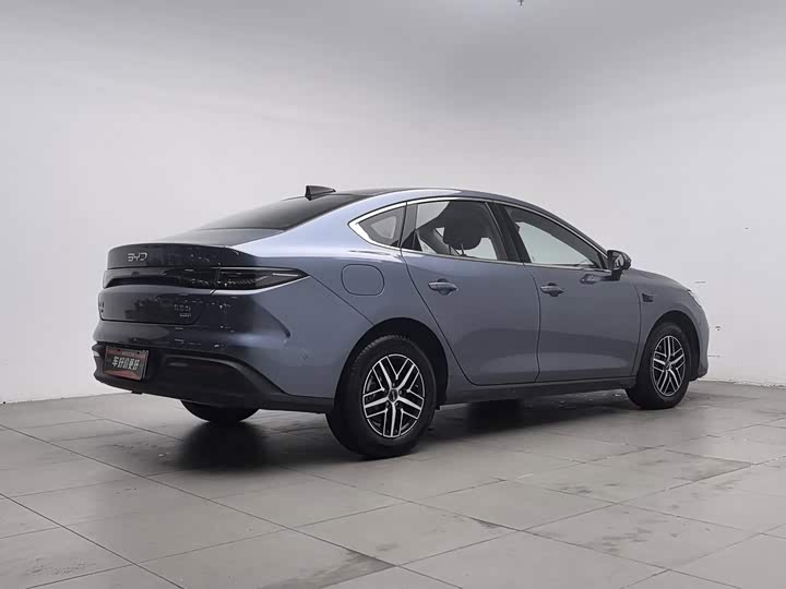 BYD Seal 05 DM-i Hybrid, 2025 — фото 2 из 9