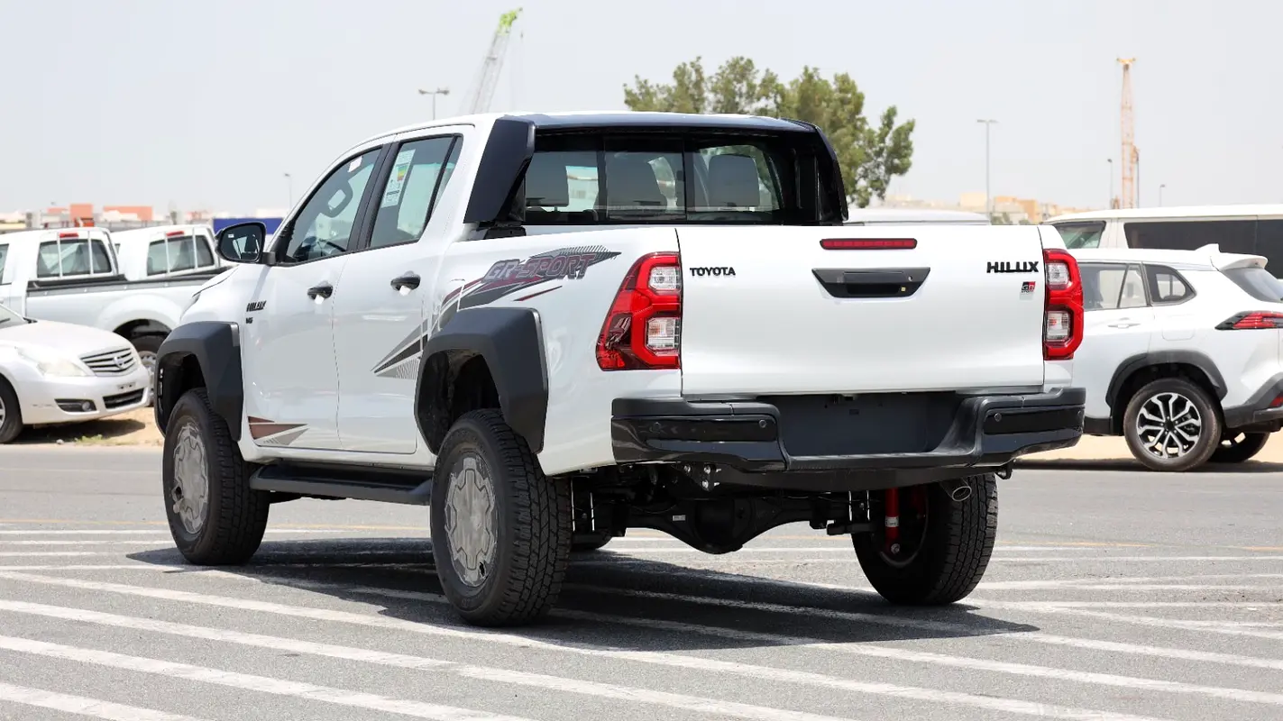 Toyota Hilux, 2026 — фото 4 из 10