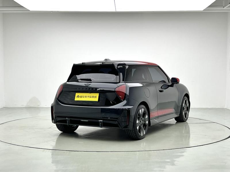 Mini Cooper JCW, 2025 — фото 7 из 12