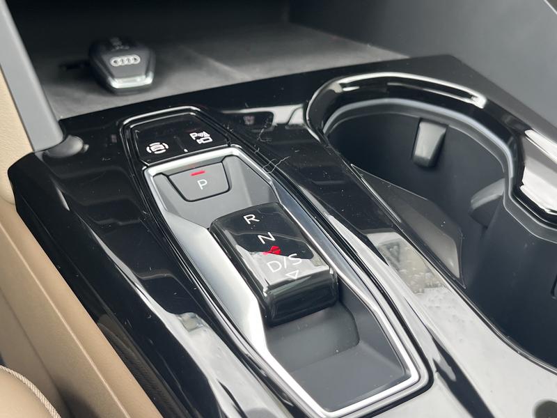 Audi Q5L, 2025 — фото 8 из 12