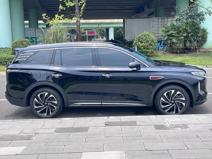 Hongqi HS7 Hybrid, 2024 — фото 8 из 9