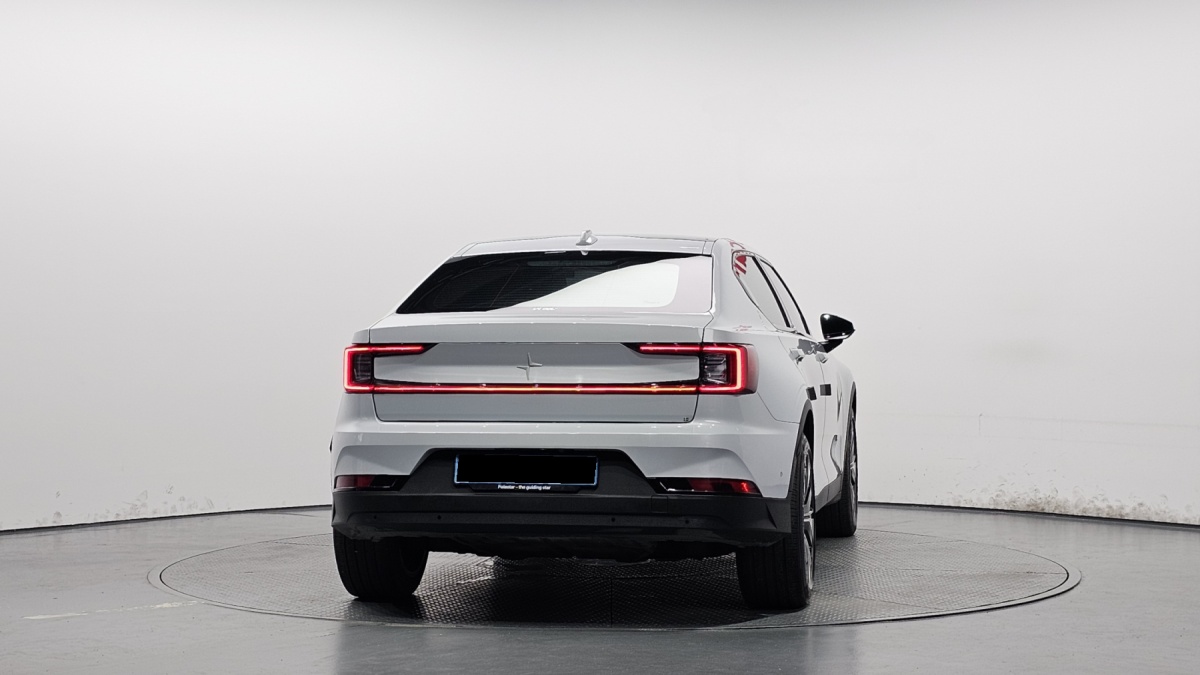 Polestar 2, 2023 — фото 4 из 12