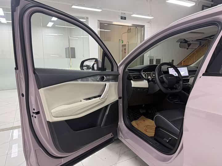 Lynk & Co 06 EM-P Hybrid, 2023 — фото 7 из 9