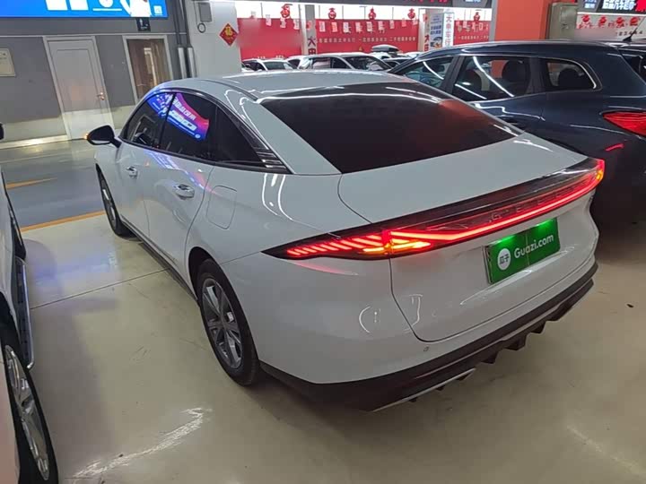 Geely Galaxy L6, 2025 — фото 5 из 9