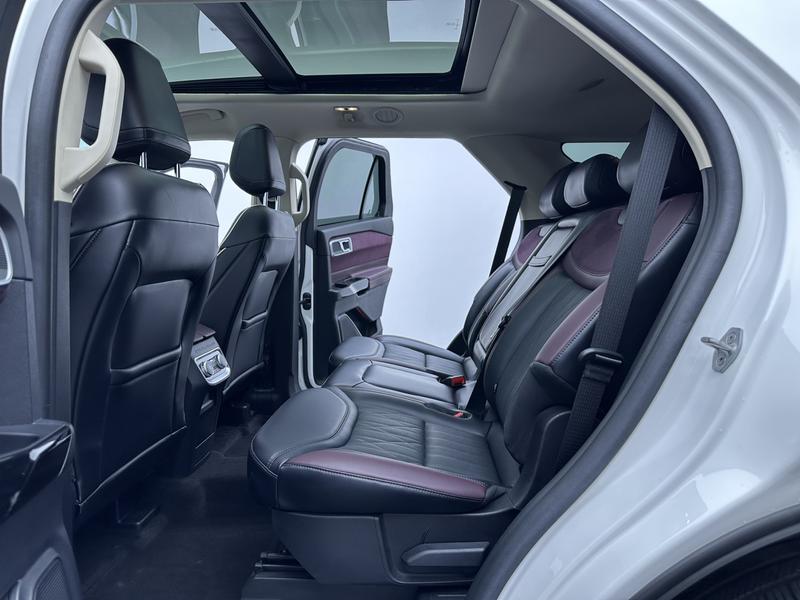 Ford Explorer, 2023 — фото 11 из 12