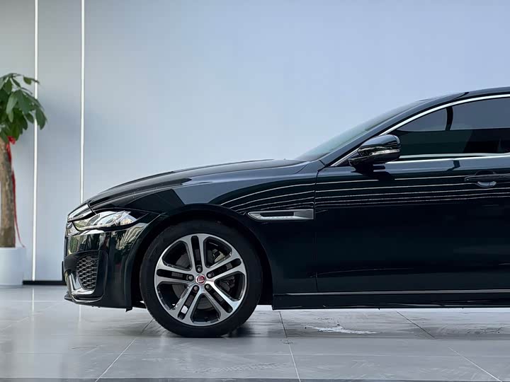 Jaguar XE L, 2023 — фото 9 из 9