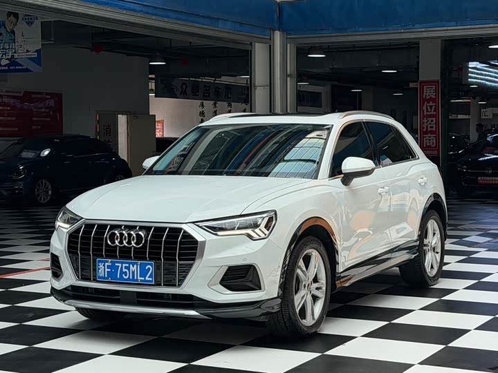 Audi Q3, 2022 — купить в Липецке под ключ