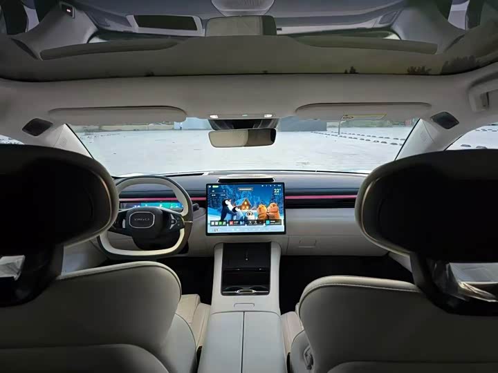 Lynk & Co 30 EM-P Hybrid, 2025 — фото 6 из 9