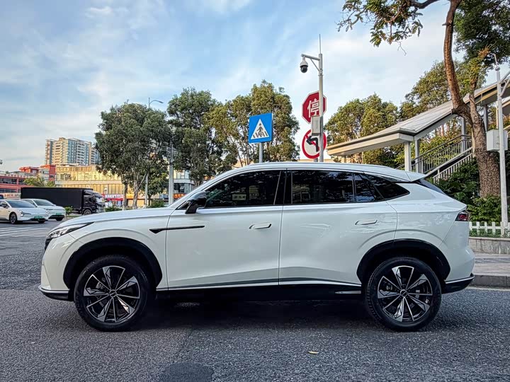 Roewe RX5, 2024 — фото 5 из 9