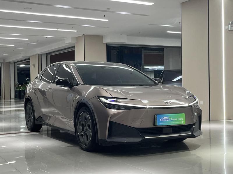 Toyota bZ3, 2023 — фото 3 из 11