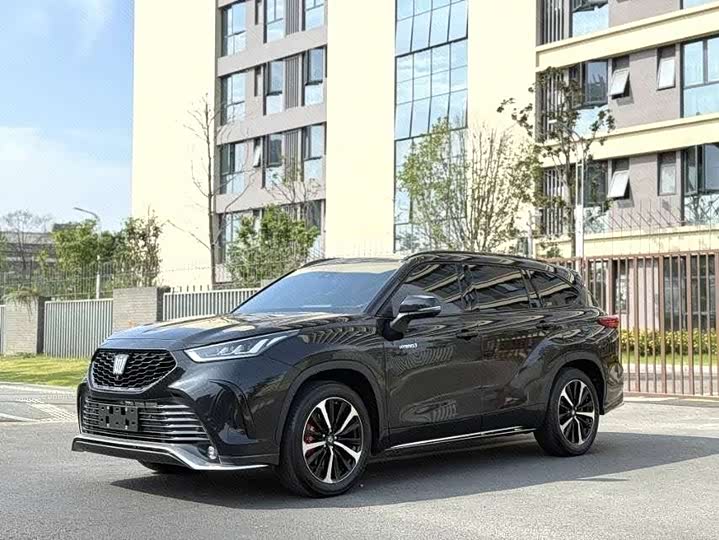 Toyota Crown Kluger, 2022 — купить в Калуге под ключ