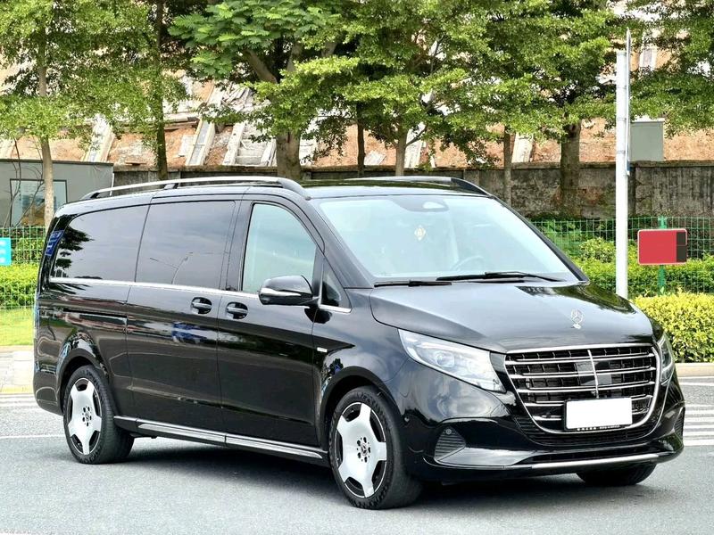 Mercedes-Benz V-Class, 2024 — фото 3 из 12