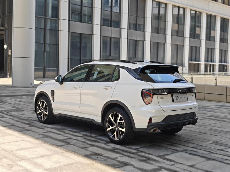 Lynk & Co 01 EM-P Hybrid, 2023 — фото 5 из 12