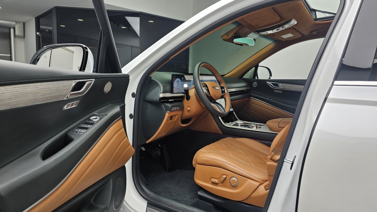 Genesis GV80, 2023 — фото 10 из 12