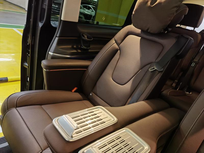 Mercedes-Benz V-Class, 2024 — фото 11 из 12
