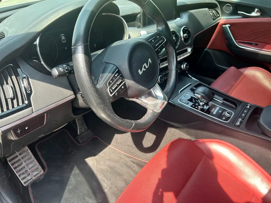 Kia Stinger, 2022 — фото 6 из 10