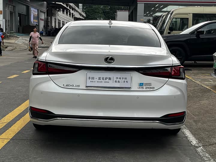 Lexus ES, 2023 — фото 9 из 9