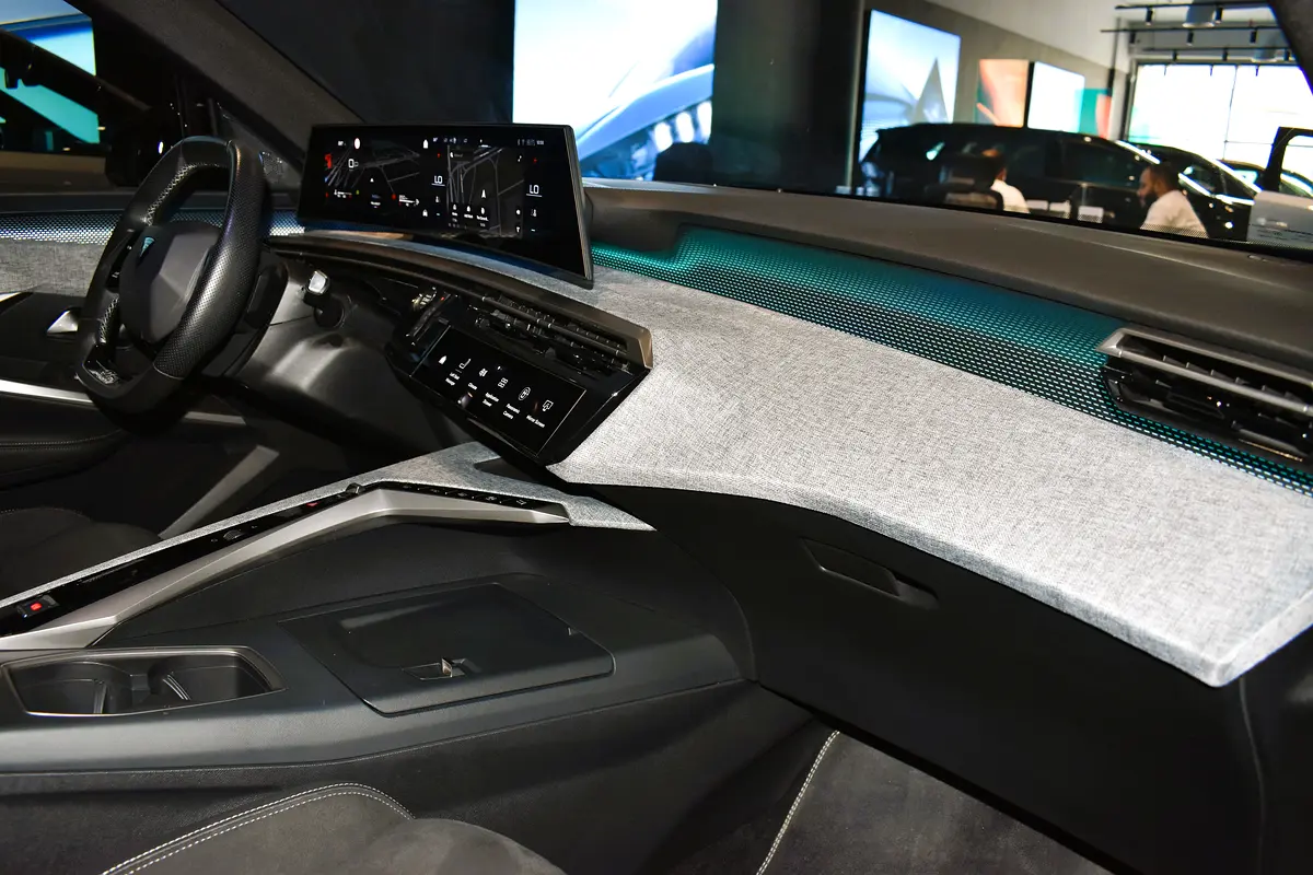 Peugeot 5008, 2025 — фото 8 из 10