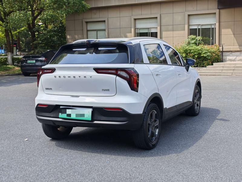 Geely Geometry E Firefly, 2023 — фото 7 из 12