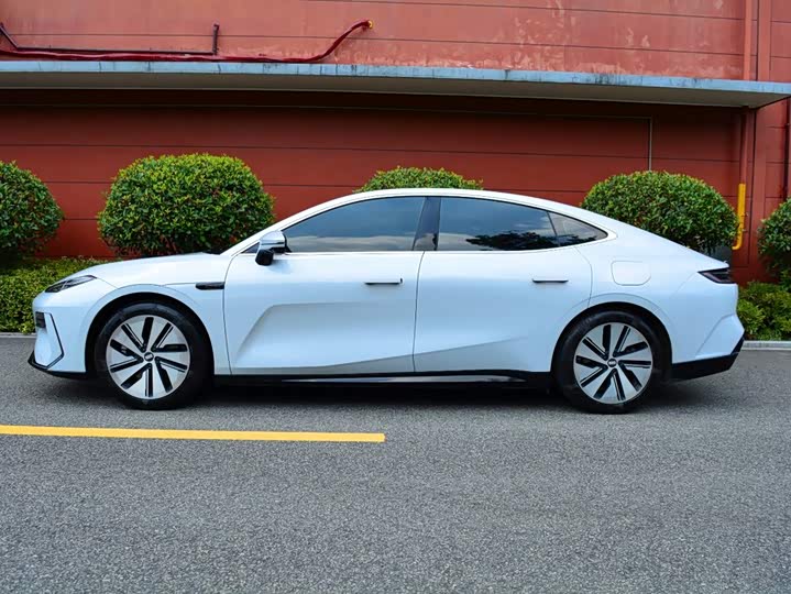 Geely Galaxy E8, 2024 — фото 4 из 9