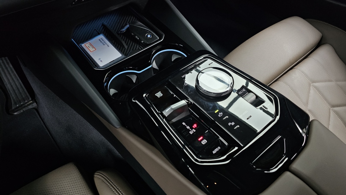 BMW 5 Series, 2025 — фото 9 из 12