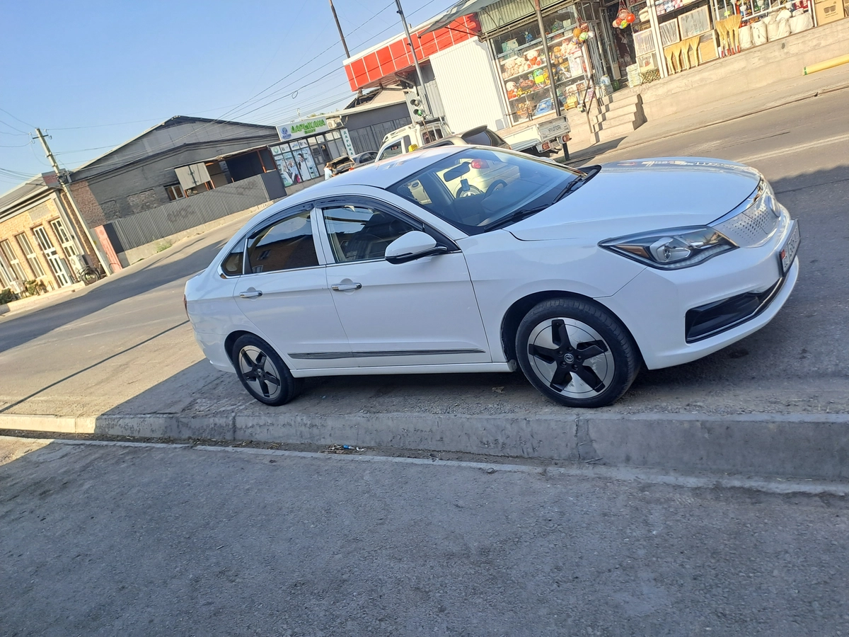 Dongfeng Aeolus E70, 2021 — фото 2 из 5