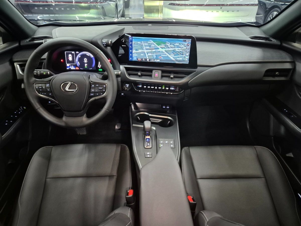 Lexus UX, 2025 — фото 6 из 12