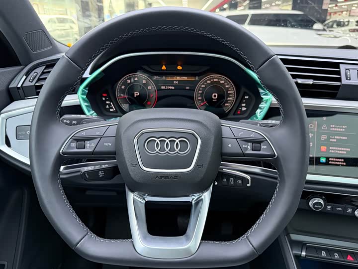 Audi Q3, 2026 — фото 9 из 9