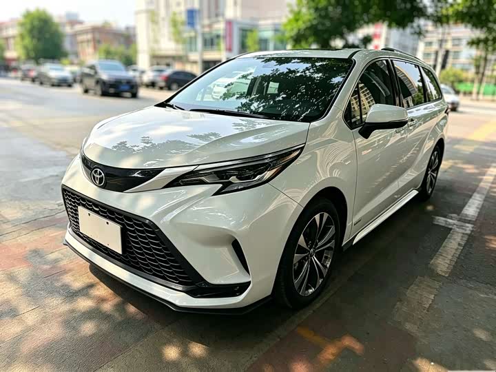 Toyota Granvia, 2024 — купить в Орле под ключ