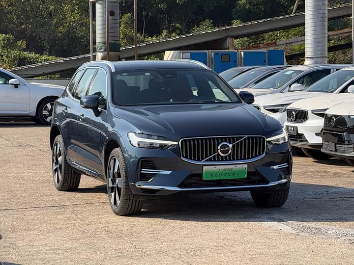 Volvo XC60 Hybrid, 2024 — фото 3 из 9