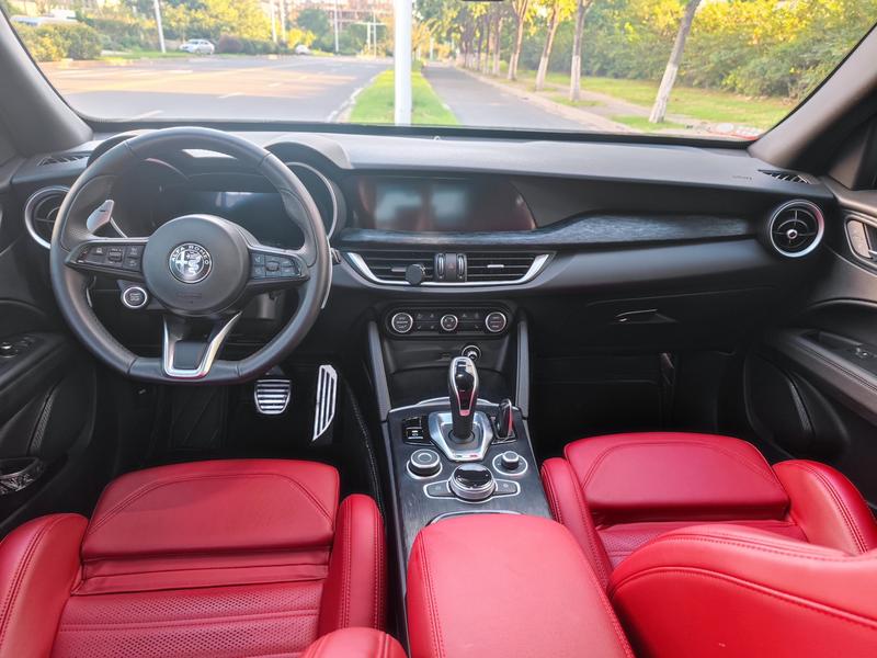 Alfa Romeo Stelvio, 2025 — фото 6 из 9