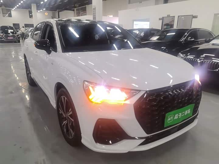 Audi Q3 Sportback, 2023 — фото 4 из 9