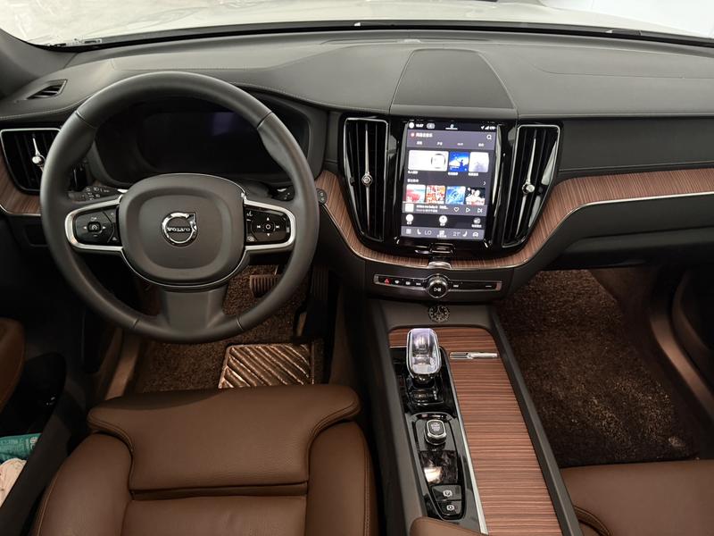 Volvo XC60, 2024 — фото 6 из 12